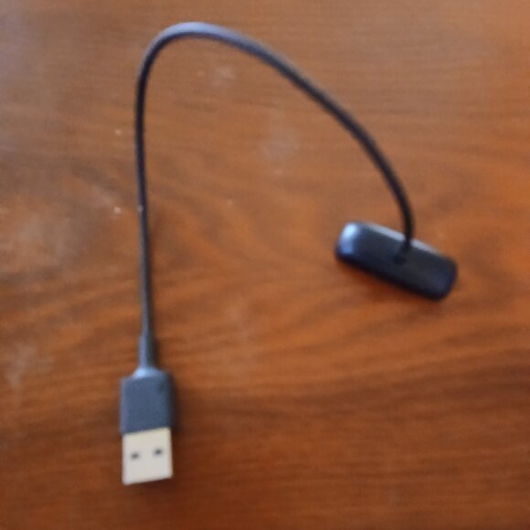 Fitbit Inspire 2 Charging Cable  New OUT of Box - Picture 2 of 4